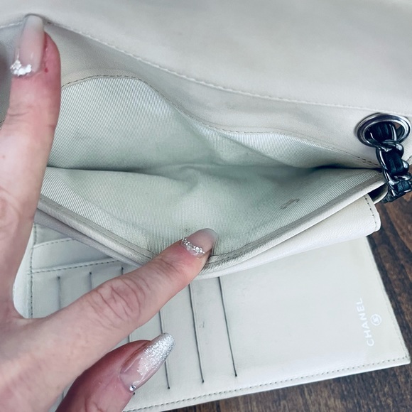 SOLD! Chanel Classic Quilted Patent Leather Wallet on chain, black - Picture 9 of 17